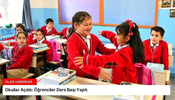 Okullar Açıldı: Öğrenciler Ders Başı Yaptı